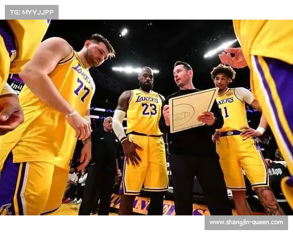 湖人东契奇确立为核心,詹姆斯角色转变适应新体系